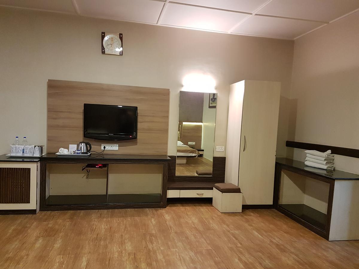 Hotel Savera Palace 卜山 外观 照片