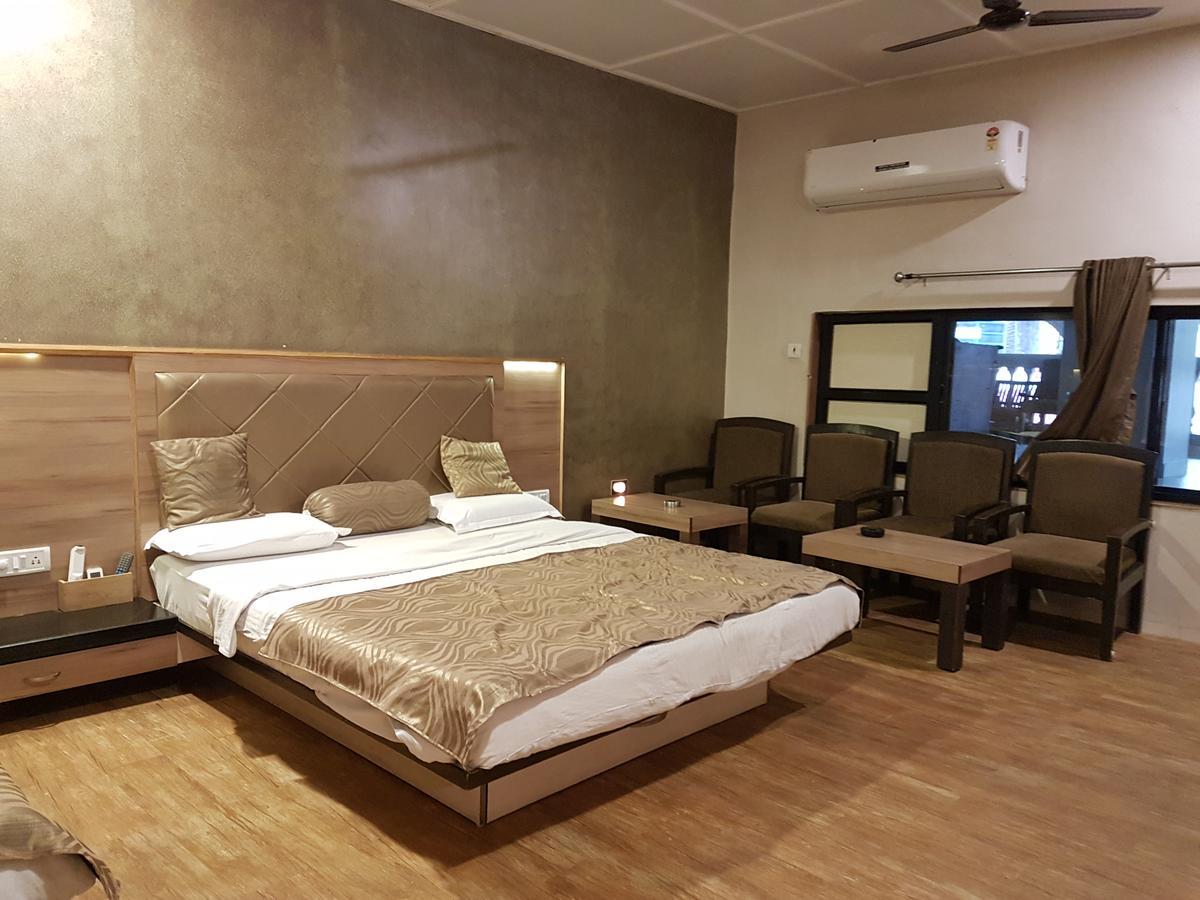 Hotel Savera Palace 卜山 外观 照片